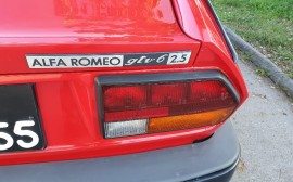 Alfa Romeo GTV 6 image